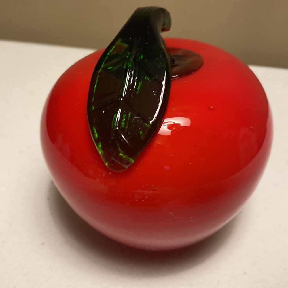 Glass Red Apple - Picture 3 of 4